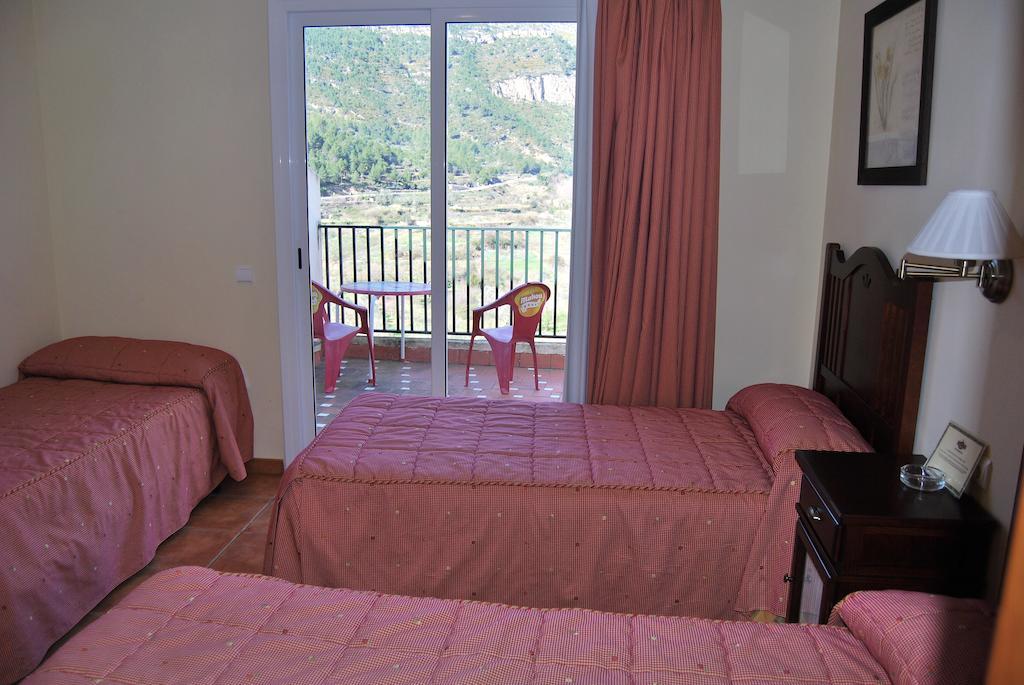 La Piedra Del Mediodia Hotell Cirat Rom bilde
